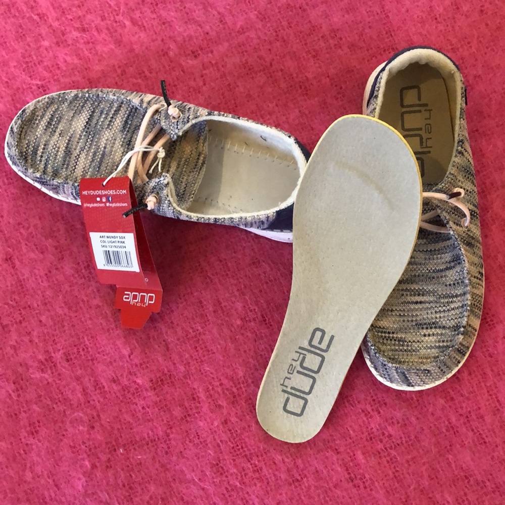 🆕 Hey Dude Sox Collection Wendy blue & pink cushioned pull adjustable flats - Picture 2 of 14